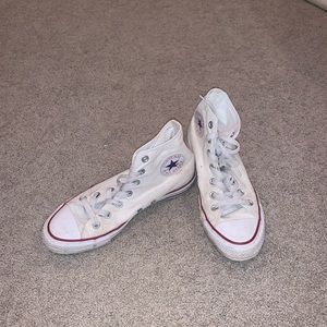 White high top converse size 7.5 W / 5.5 M